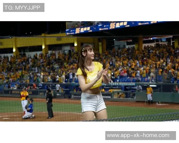 篮网中国官方拉拉队Brooklyn8签约中国经理人杨舒越引发热议