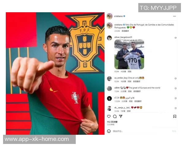 德约与C罗亲密互动造访网球中心互赠球衣与球拍