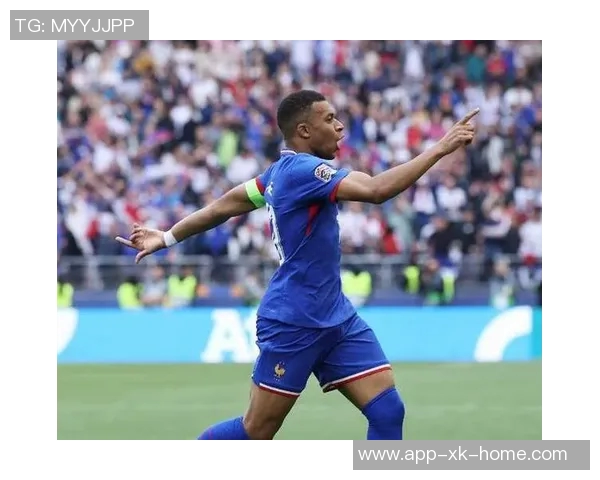 姆巴佩分享庆祝照片称国家德比胜利归球队活力无限展现精彩表现